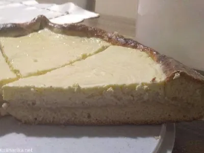 Kvašena zavihanka s skuto in orehi