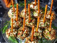 Fotografija recepta: Sirne kroglice s hrustljavim posipom