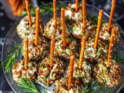 Sirne krogljice s hrustljavim posipom