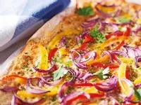 Fotografija recepta: Alzaška pica z zeliščnim sirnim namazom in papriko