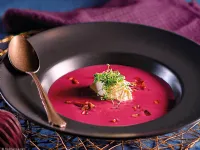 Fotografija recepta: Juha iz rdečega zelja s hrustljavo slanino