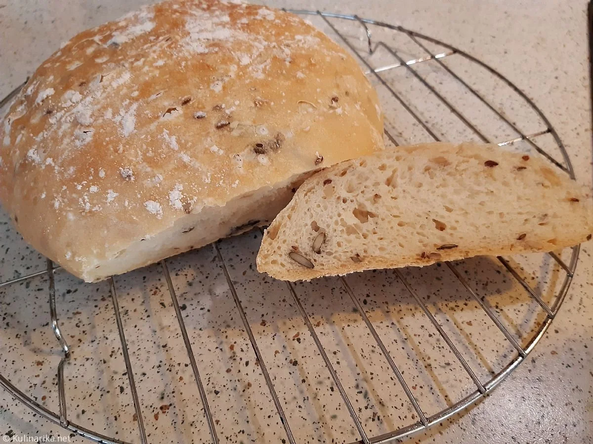 Brezglutenski kruh na način brez  gnetenja