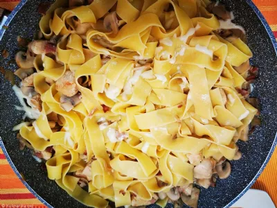 Gobova omaka s piščancem