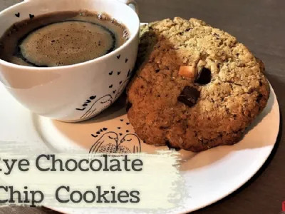 Rženi piškoti s koščki čokolade