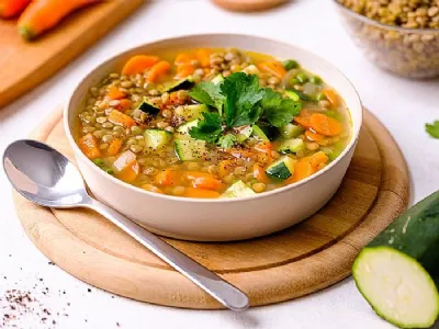 Mineštra – zelenjavna enolončnica z bučo in krompirjem