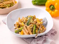 Fotografija recepta: Polnozrnate testenine z zelenjavo po mediteransko