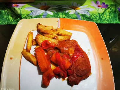 Svinjski kareji iz pečice z BBQ omako