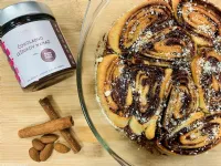 Fotografija recepta: Praznični polžki s čokolado in cimetom