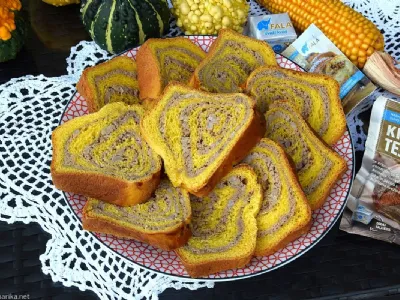 Hokaido potica s kostanjem in orehi