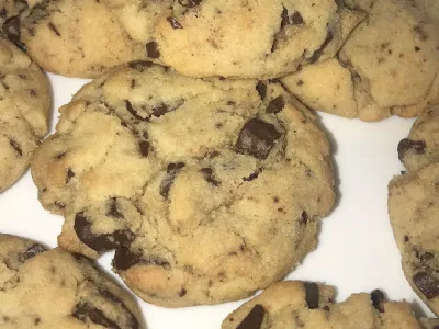Slastni chocolate chip cookies