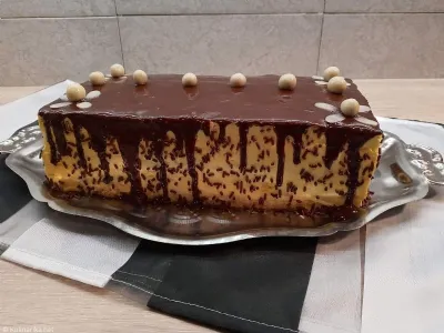 Sadno - čokoladna torta 