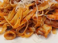 Fotografija recepta: Široki rezanci z morskimi sadeži in kozicami