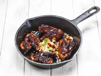 Lepljiva piščančja krilca