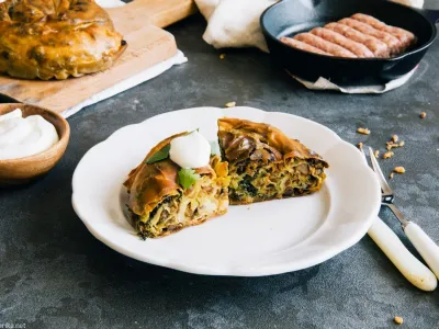 Mesni zavitek s čevapčiči in špinačo – “BUREK”