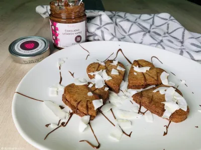 Pirino-mandljevi krhki piškoti