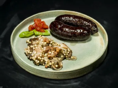 Krvavica z ajdovo kašo in gobicami