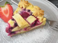 Fotografija recepta: Jogurtova pita z gozdnimi sadeži