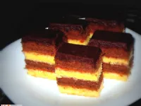 Fotografija recepta: Črno-belo biskvitno pecivo