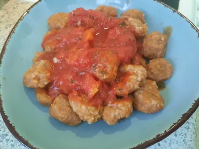 Bulgur kroglice v paradižnikovi omaki