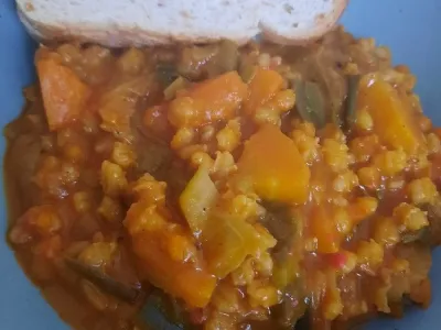 Zelenjavna mineštra z ješprenom