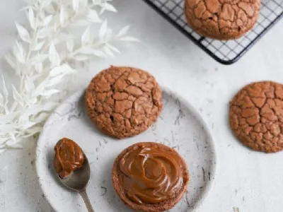 Čokoladni piškoti s karamelo