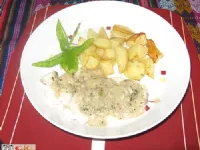 Fotografija recepta: Fileji osliča v vinski omaki z baziliko