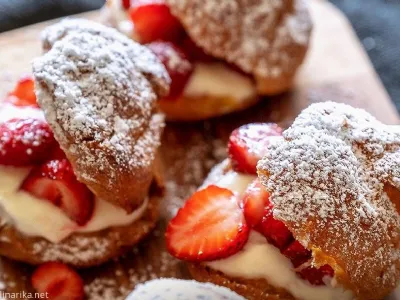 Princeske z jagodno kremo