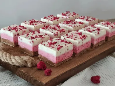 Malinove rezine z belo čokolado