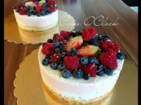 Fotografija recepta: Kokosova torta s svežim jagodičevjem