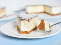 Fotografija recepta: Bounty torta brez peke