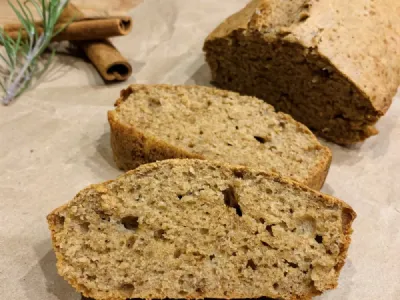 Praznični bananin kruh