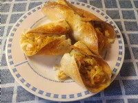 Fotografija recepta: Pleskavice s kislim zeljem, korenjem in porom v pečici 