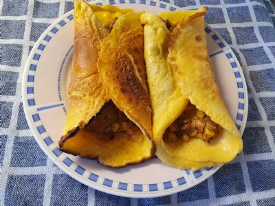 Slana jajčna palačinka s tuninim nadevom 