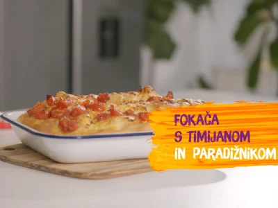 Fokača s paradižnikom in timijanom
