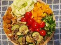 Fotografija recepta: Piknik plošča z ocvrtimi puranjimi krpicami