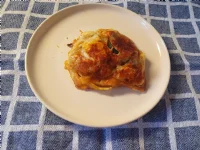 Fotografija recepta: Kosilo v testeni srajčki iz listnatega testa  