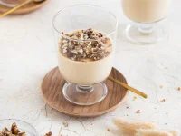 Fotografija recepta: Karamelna panna cotta s karameliziranimi pekani