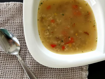 Preprosta juha iz ovsenih kosmičev