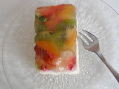 Sadna torta brez pečenja