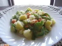 Fotografija recepta: Spomladanska krompirjeva ponev