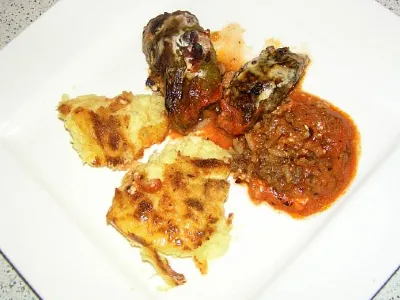 Sarma v listih vinske trte