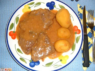 Goveji zrezki v omaki