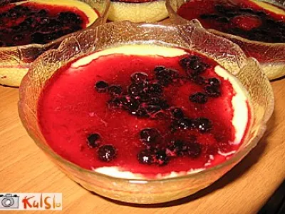 Vanilijeva poletna krema s sadjem