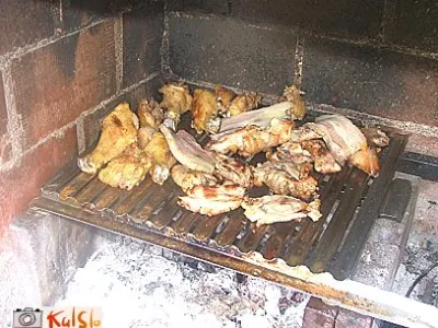 Odišavljena piščanča bedra na žaru