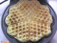Fotografija recepta: Vaflji s sirom in šunko