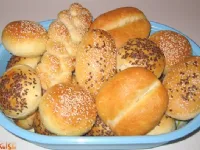 Fotografija recepta: Rogljiči, štručke, žemljice