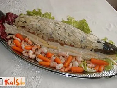 Prekajena riba z gobami