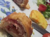 Fotografija recepta: Mesna rulada s šunko in sirom