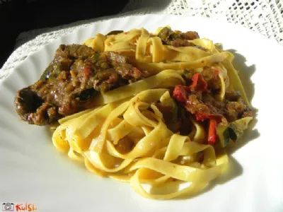 Goveji zrezki z zelenjavo