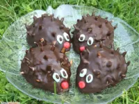 Fotografija recepta: Čokoladni ježki za krasitev tort